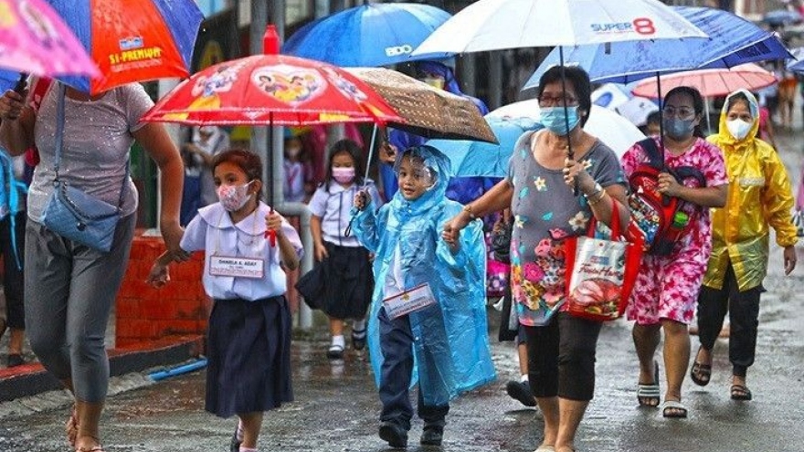 Philippines đóng cửa nhiều trường học trước khả năng hình thành bão